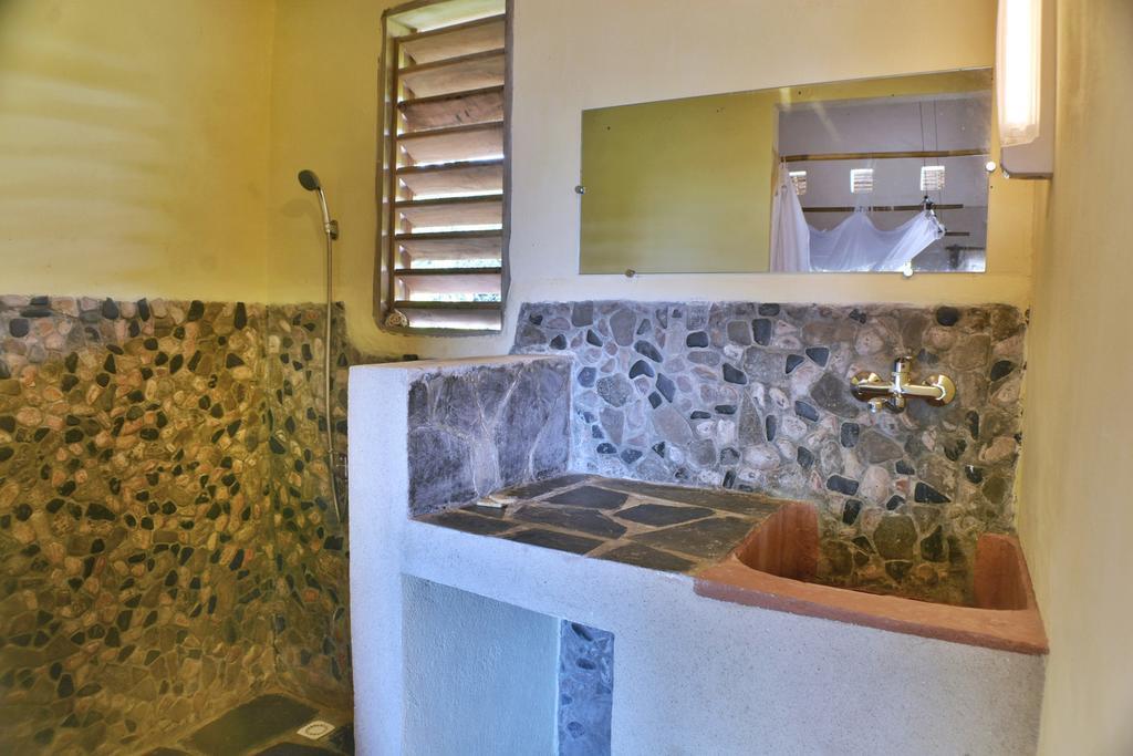 Ylang Hotel Ambondrona  المظهر الخارجي الصورة