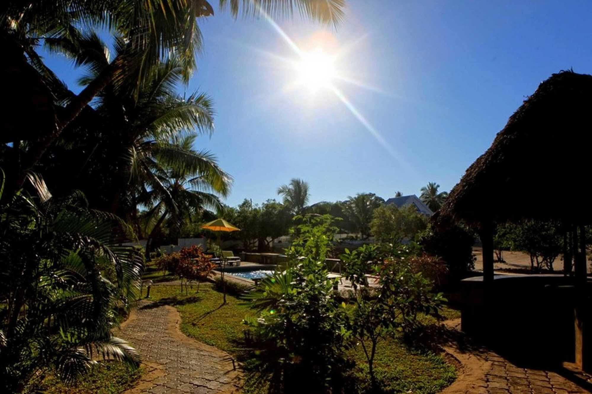 Ylang Hotel Ambondrona  المظهر الخارجي الصورة